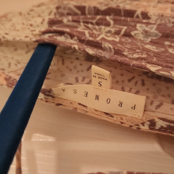 Short sleeved top - Picture 2 of 3